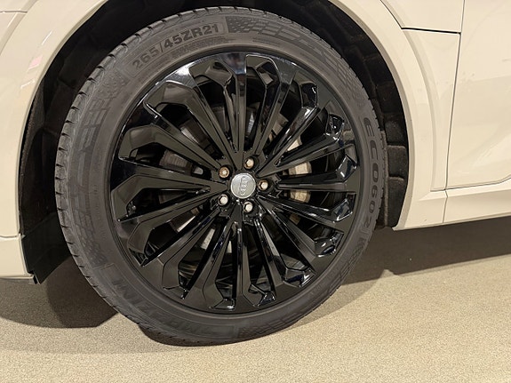 Audi e-tron 7 of 7