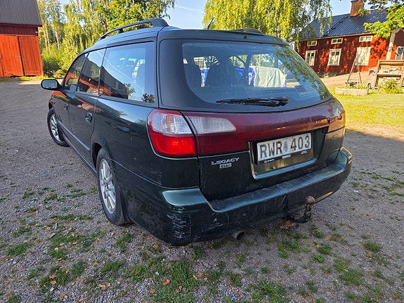 Subaru Legacy 3 of 5