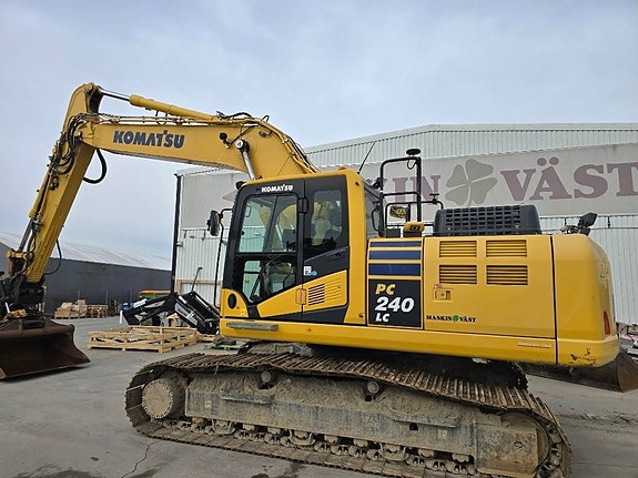 Komatsu PC 240 LC-11 3 of 14