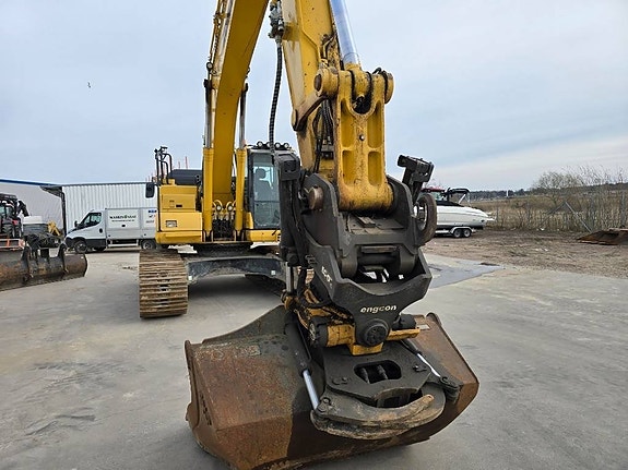 Komatsu PC 240 LC-11 10 of 14