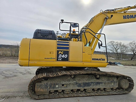 Komatsu PC 240 LC-11 11 of 14