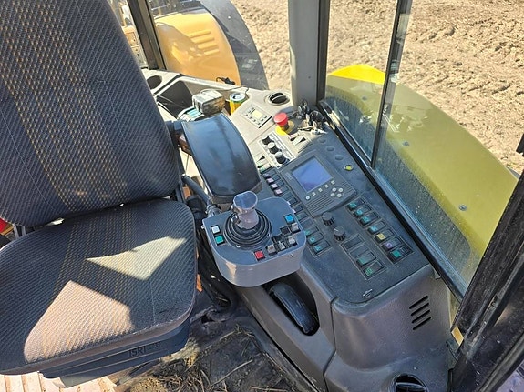 Huddig 1260 C 7 of 13