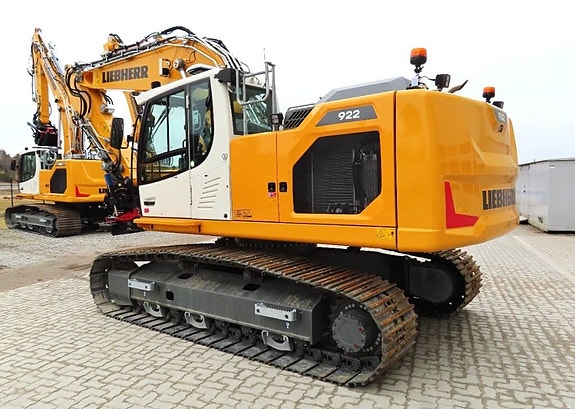 Liebherr R 922 G8 2 of 8