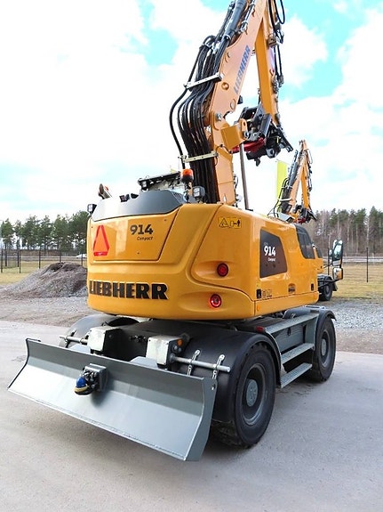 Liebherr A 914 Compact Litronic 4 of 8