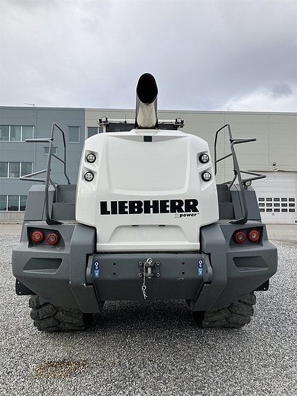 Liebherr L586 Xpower 4 of 7