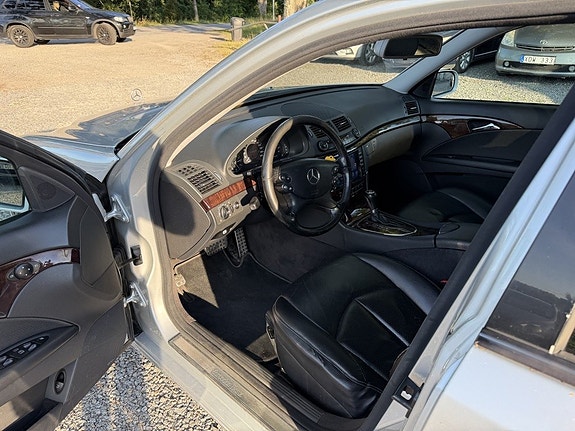 Mercedes-Benz E300 de 14 of 20