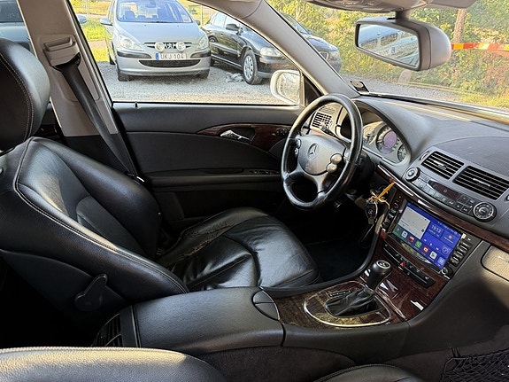 Mercedes-Benz E300 de 10 of 20