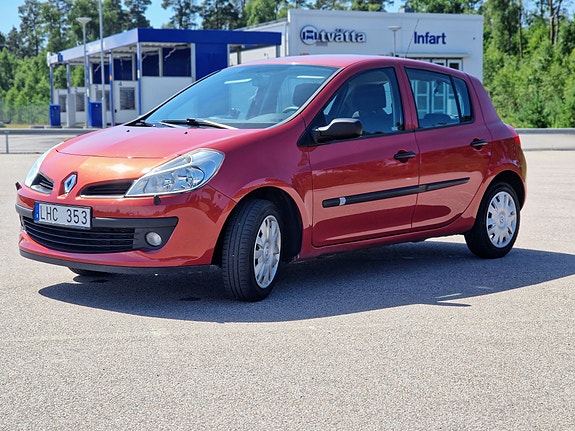 Renault Clio 7 of 8