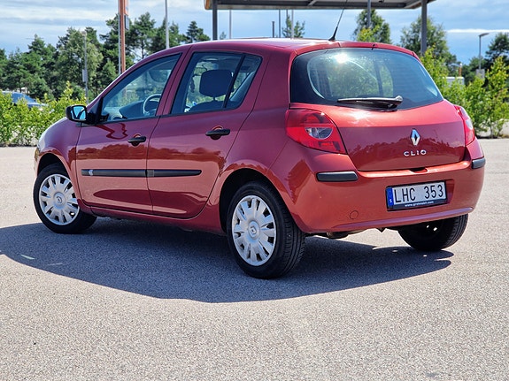 Renault Clio 6 of 8