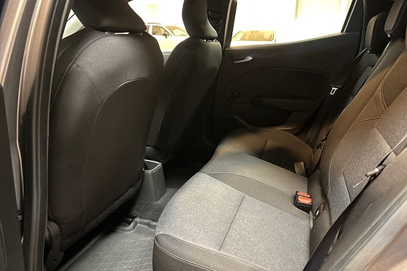 Renault Clio 12 of 14