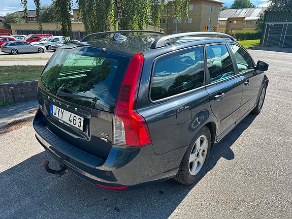 Volvo V50 4 of 5
