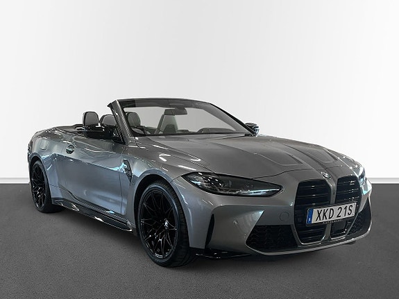 BMW M4 3 of 5