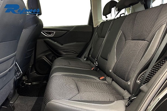 Subaru Forester 8 of 19