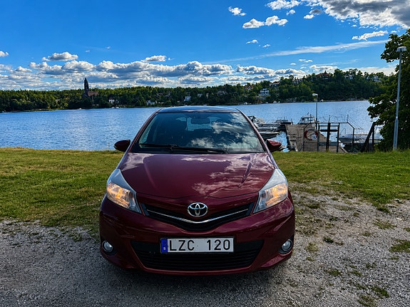 Toyota Yaris 4 of 5