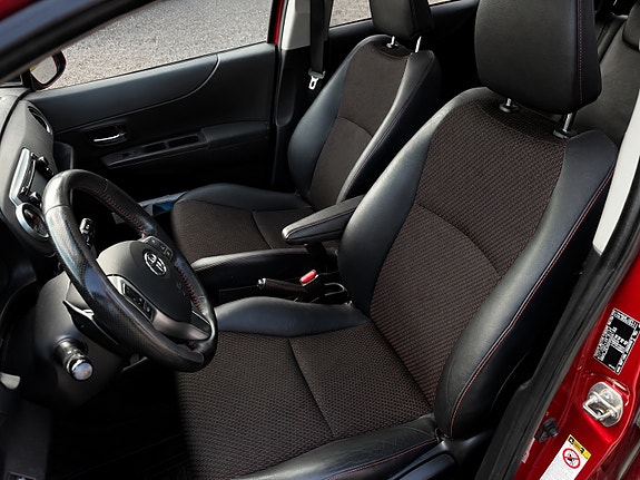 Toyota Yaris 8 of 9