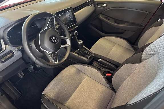 Renault Clio 8 of 15