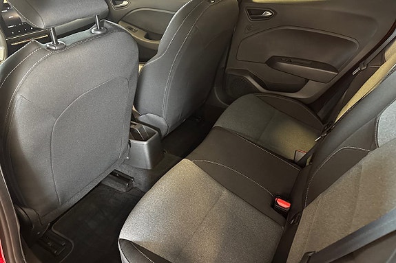 Renault Clio 13 of 15