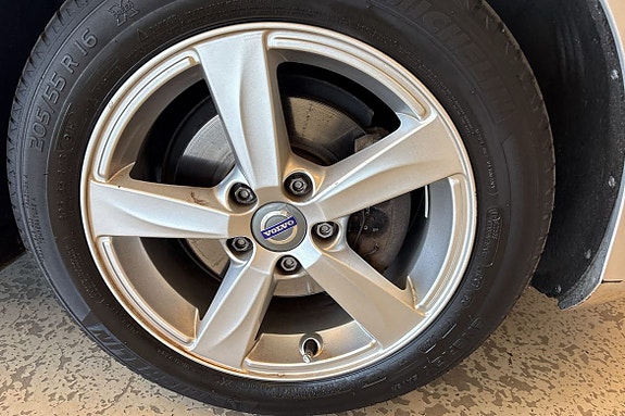 Volvo V40 14 of 20