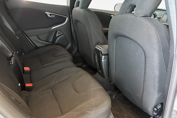 Volvo V40 11 of 20