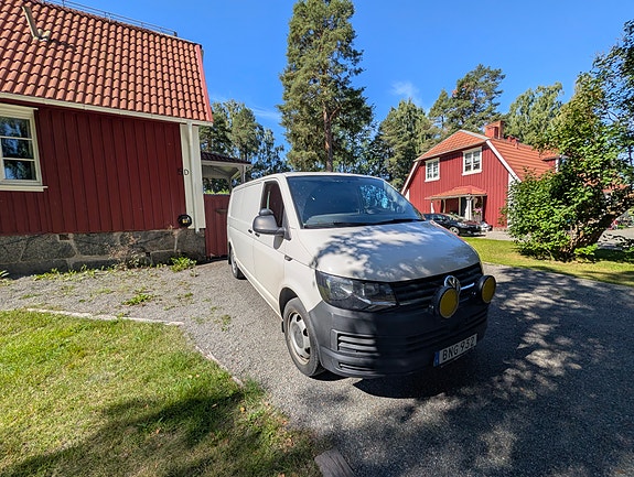 Volkswagen Transporter 2 of 5