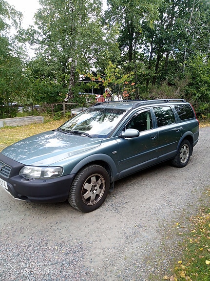 Volvo XC70 2 of 5