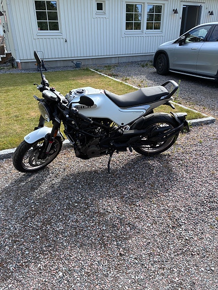 Husqvarna HUSQVARNA VITPILEN 401 2 of 5