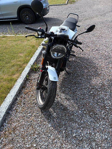 Husqvarna HUSQVARNA VITPILEN 401 3 of 5