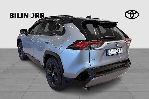 Toyota RAV4 3 of 5