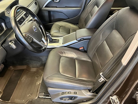 Volvo V70 4 of 5