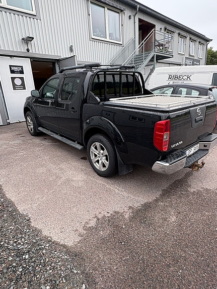 Nissan Navara 2 of 4