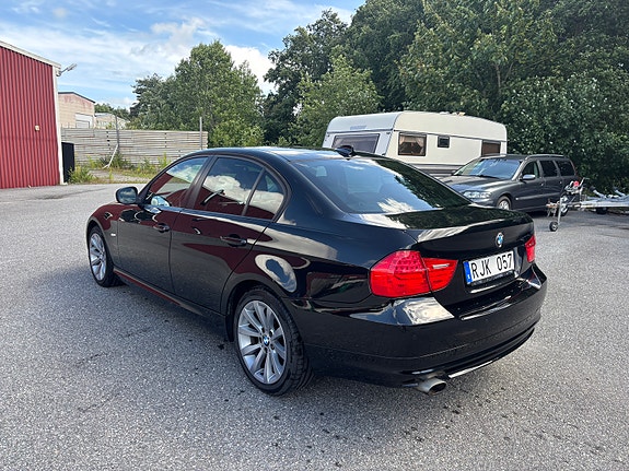 BMW 320d 3 of 5