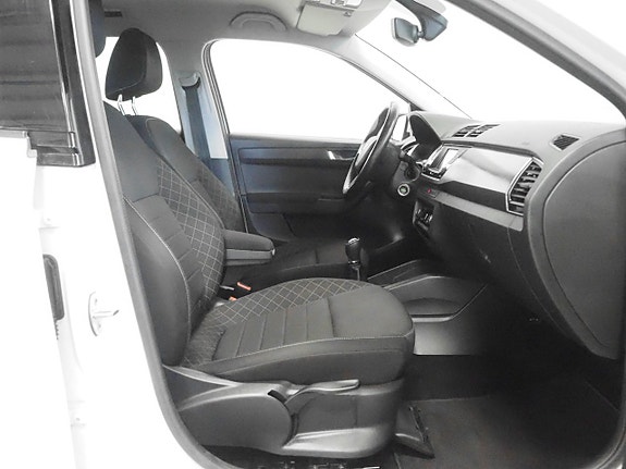 Skoda Fabia 10 of 22