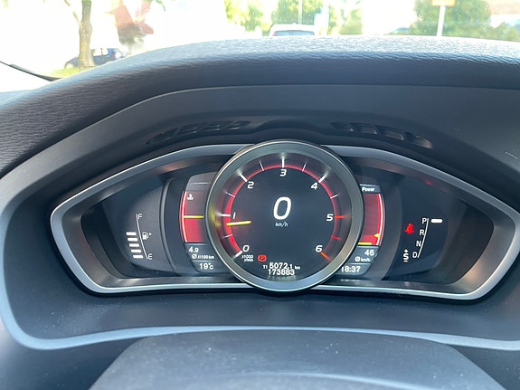 Volvo V40 10 of 15