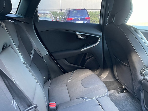 Volvo V40 5 of 5