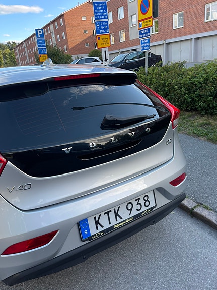 Volvo V40 11 of 15