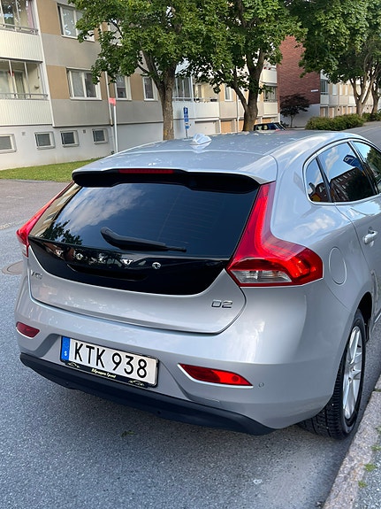 Volvo V40 13 of 15