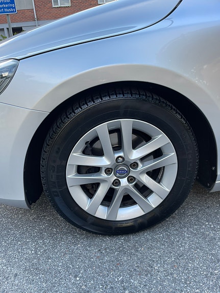 Volvo V40 7 of 15