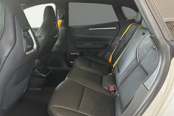Polestar 4 11 of 30