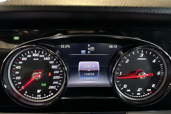 Mercedes-Benz E220 14 of 26
