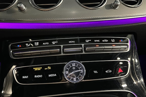 Mercedes-Benz E220 13 of 26