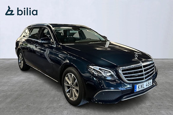 Mercedes-Benz E220 2 of 5