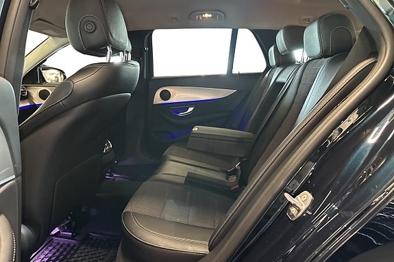 Mercedes-Benz E220 11 of 26