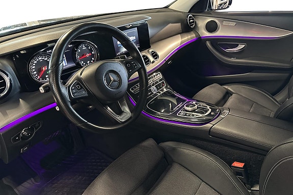Mercedes-Benz E220 7 of 26