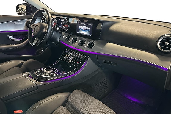 Mercedes-Benz E220 9 of 26