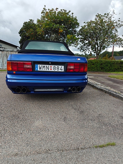 BMW 320i 5 of 5