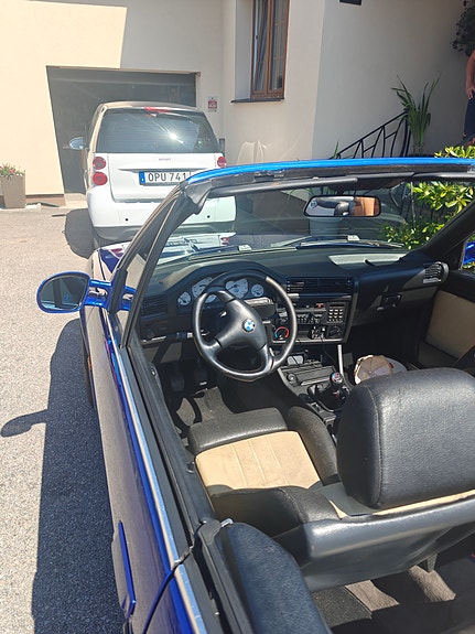 BMW 320i 5 of 5