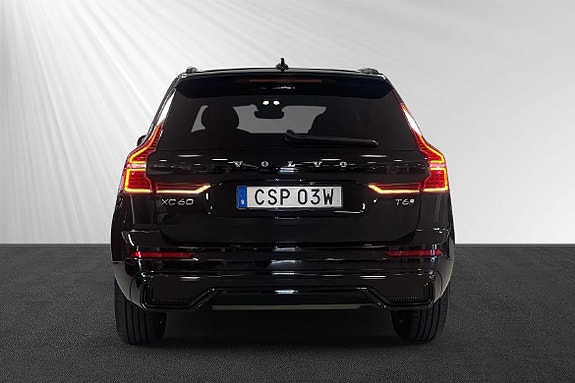 Volvo XC60 2 of 5
