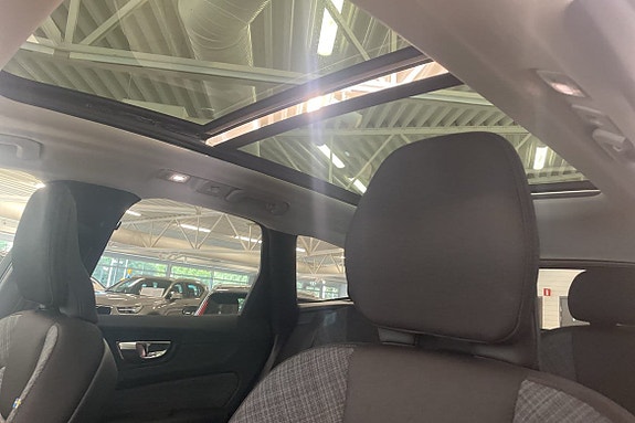 Volvo XC60 8 of 9