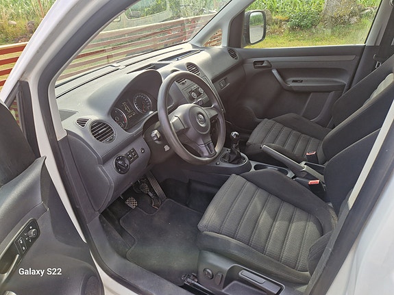 Volkswagen Caddy Maxi 3 of 7