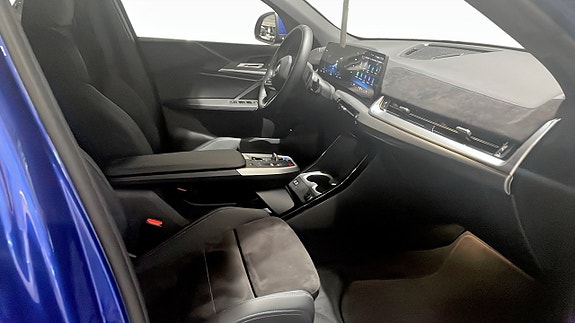 BMW iX2 3 of 9